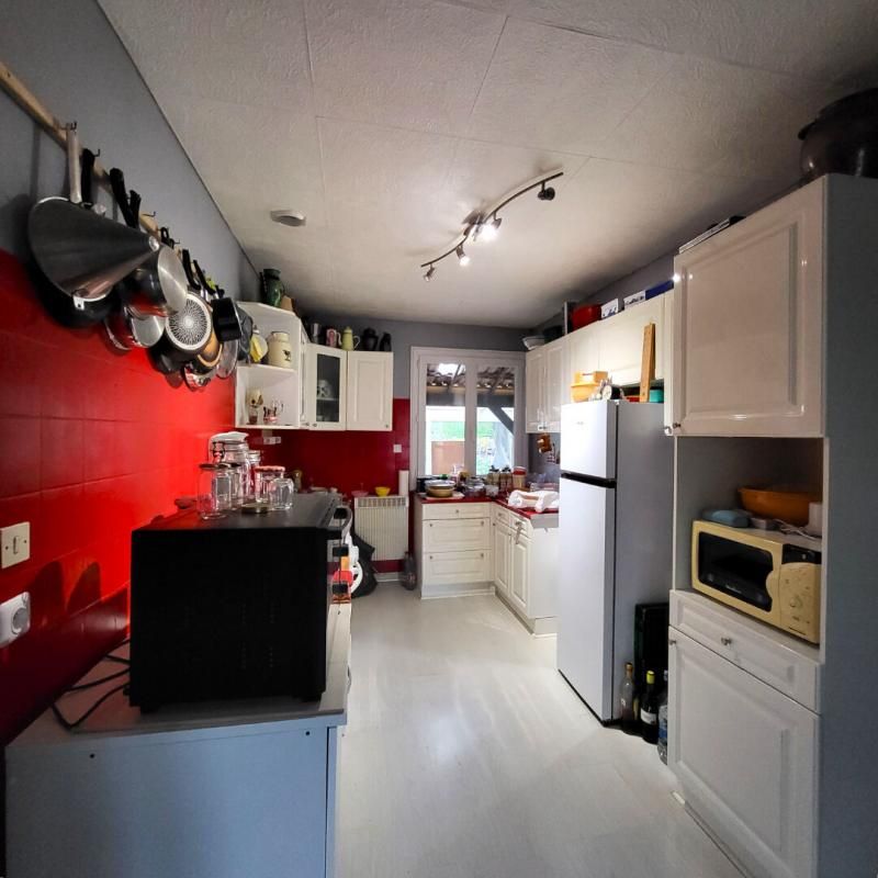 MESNIL-SUR-L'ESTREE Vente à terme occupé, maison 85 m², Mesnil sur l'Estrée (27650), 3 chambres, véranda, garage/atelier, chalet en bois, terrain de 920 m². Bouquet 74 250 mensualités de 254 sur 84 mois 3