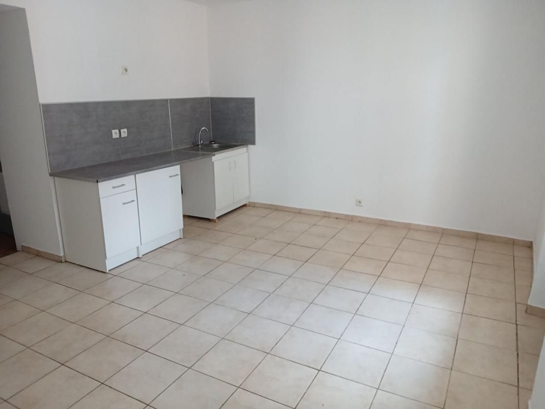 LE VAL Appartement T2 de 35,62m2 avec cave - LE VAL 2