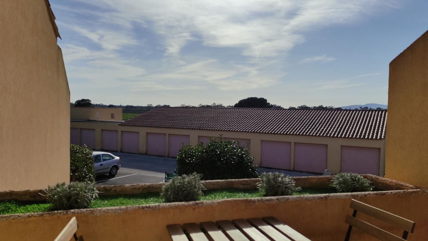 LA LONDE-LES-MAURES LA LONDE LES MAURES STUDIO LOCATION MEUBLEE A L'ANNEE 3