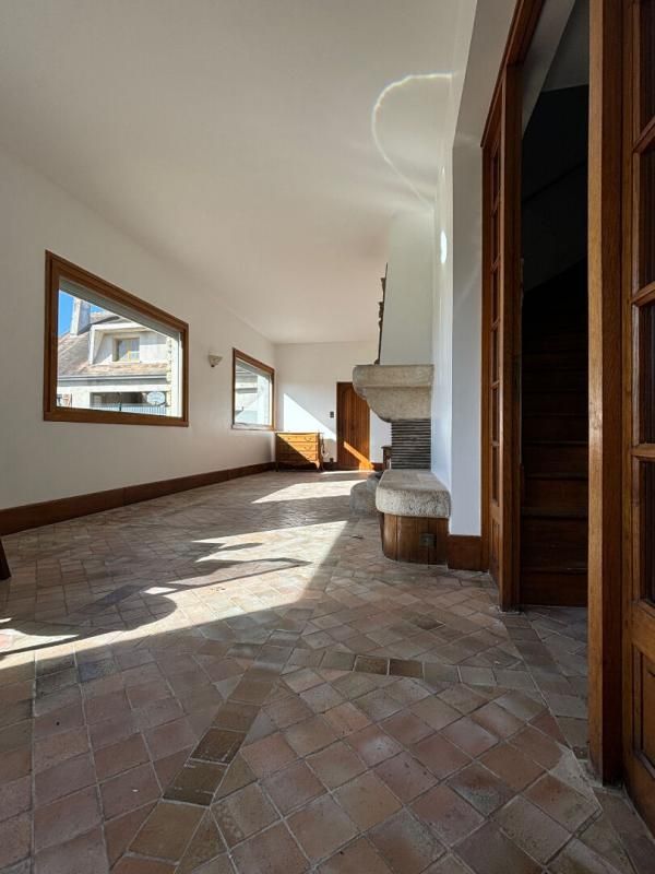 POILLY-LEZ-GIEN Magnifique maison rénovée à Poilly-lez-Gien 8 pièces, 5 chambres 2