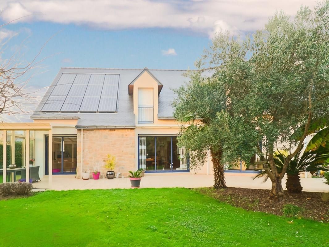 PROPRIETE D'ARCHITECTE AVEC DEPENDANCE PROCHE GUERANDE