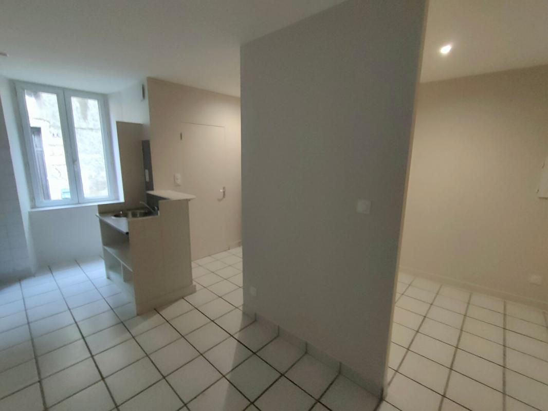 MORTAGNE-SUR-SEVRE Immeuble de rapport Mortagne sur Sèvre 180 m2 3