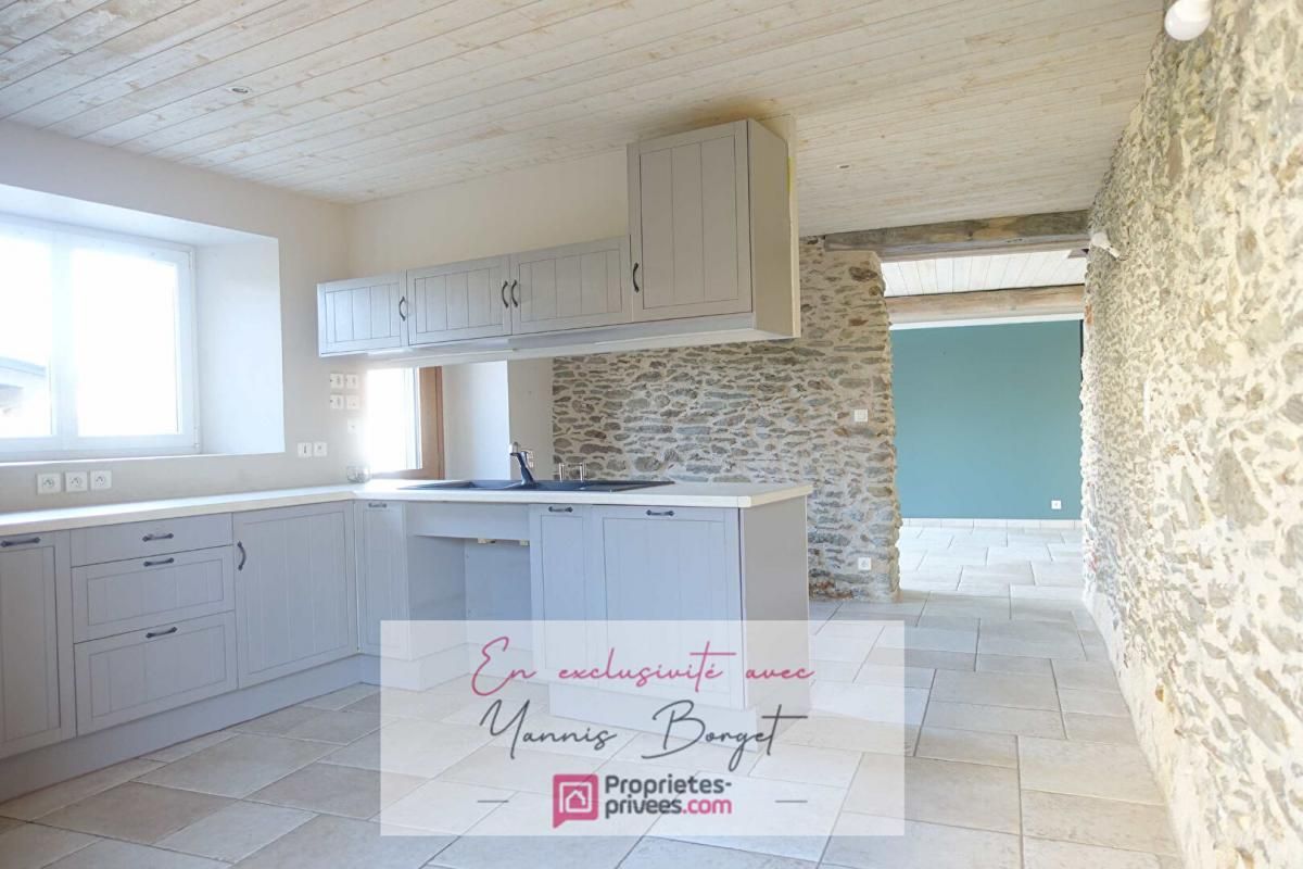 SAINT-FULGENT Maison en pierre et poutres apparentes - 4 chambres 4