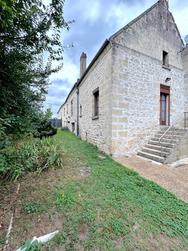 LONGERE EN PIERRE