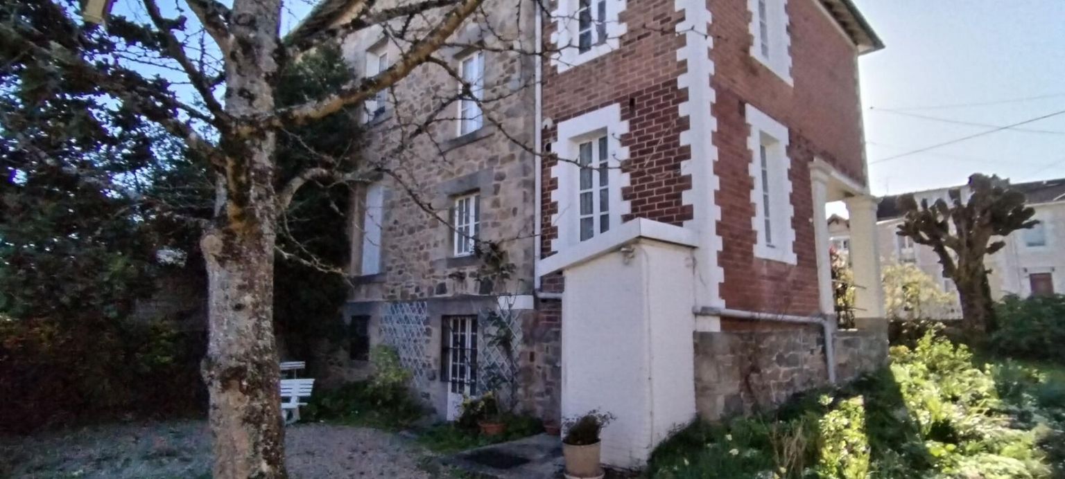 LIMOGES SOUS COMPROMIS - Belle maison bourgeoise belle époque  _ 11 pièces, 240m² (poss. 4 apts), GARAGE, JARDIN CLOS de 520m² 4
