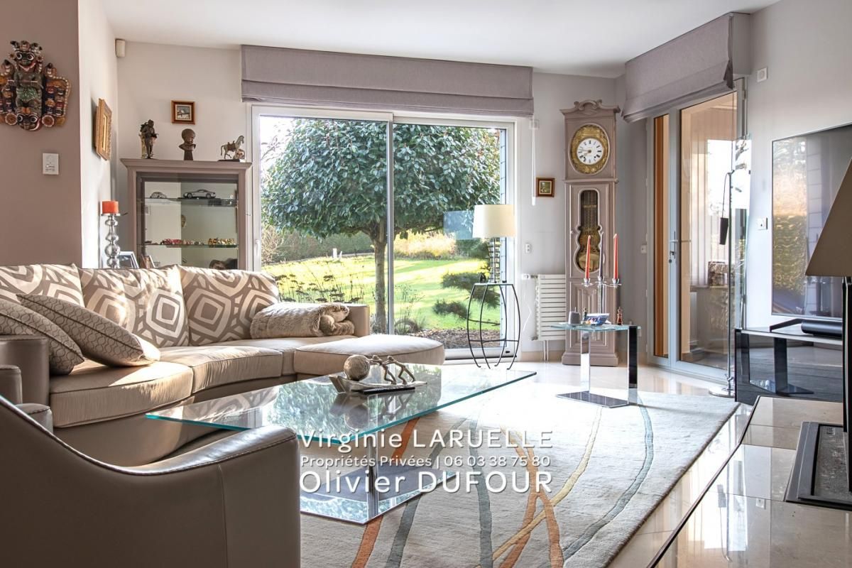 PAVILLY Spacieuse maison contemporaine sur sous-sol complet avec jardin et terrasse 3