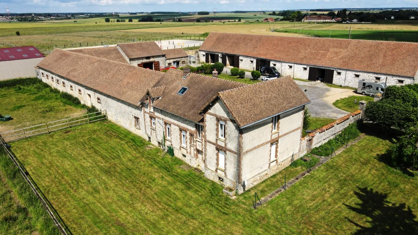 FONTENAY-TRESIGNY Corps de ferme Clos Fontaine 10 pièce(s) 200 m2 2
