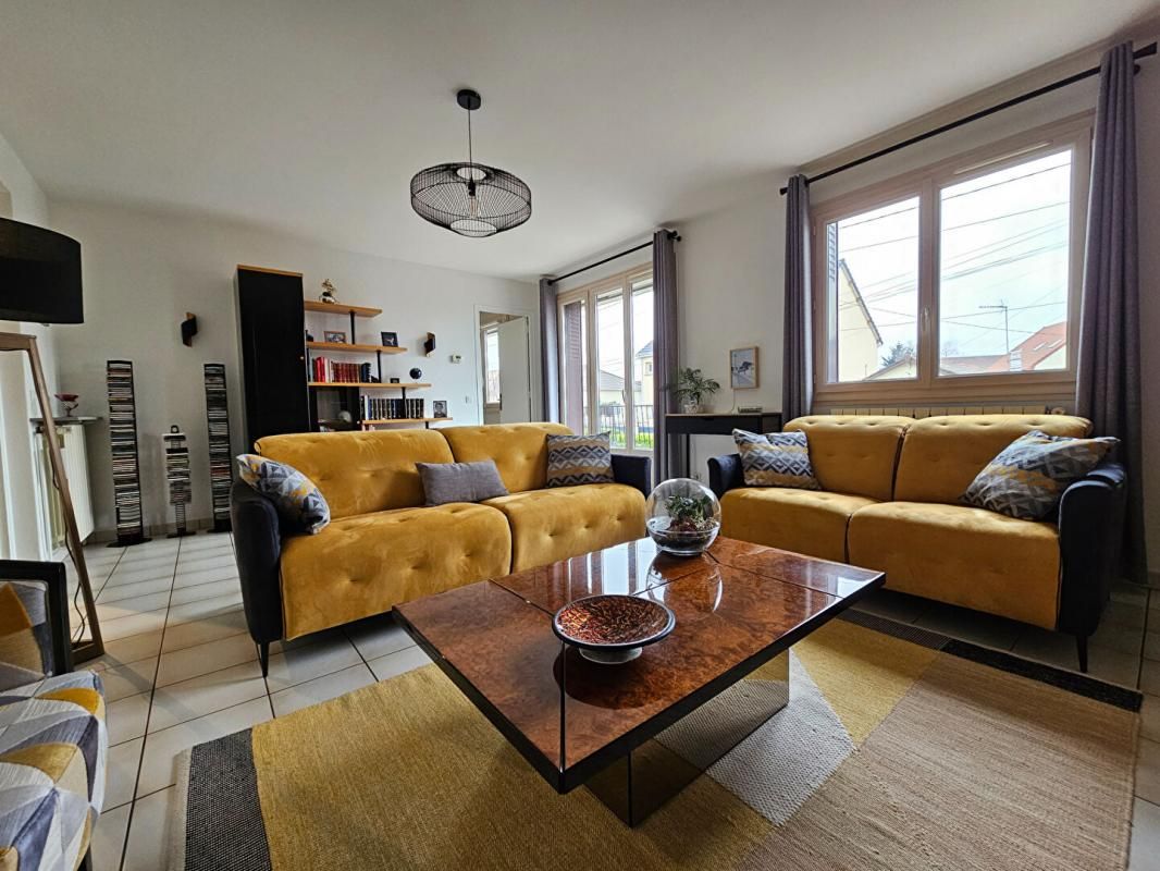 BEAUCHAMP Solide pavillon dans secteur pavillonnaire au calme proche commodités 2