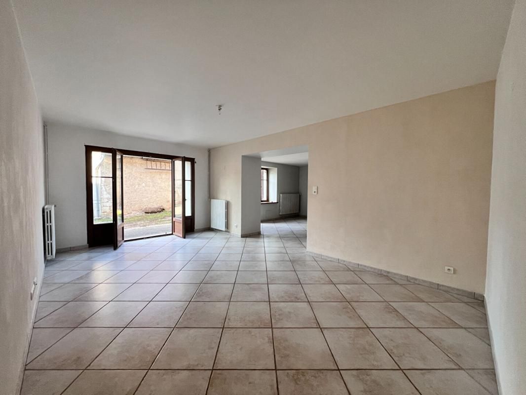 VELLEXON-QUEUTREY-ET-VAUDEY 70130 - VELLEXON QUEUTREY ET VAUDEY - 151 m2 - 3 chambres - Prix : 110000 honoraires charge vendeur 3
