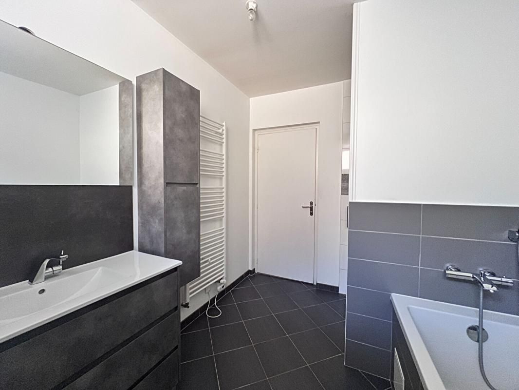 VELLEXON-QUEUTREY-ET-VAUDEY 70130 - VELLEXON QUEUTREY ET VAUDEY - 151 m2 - 3 chambres - Prix : 110000 honoraires charge vendeur 4
