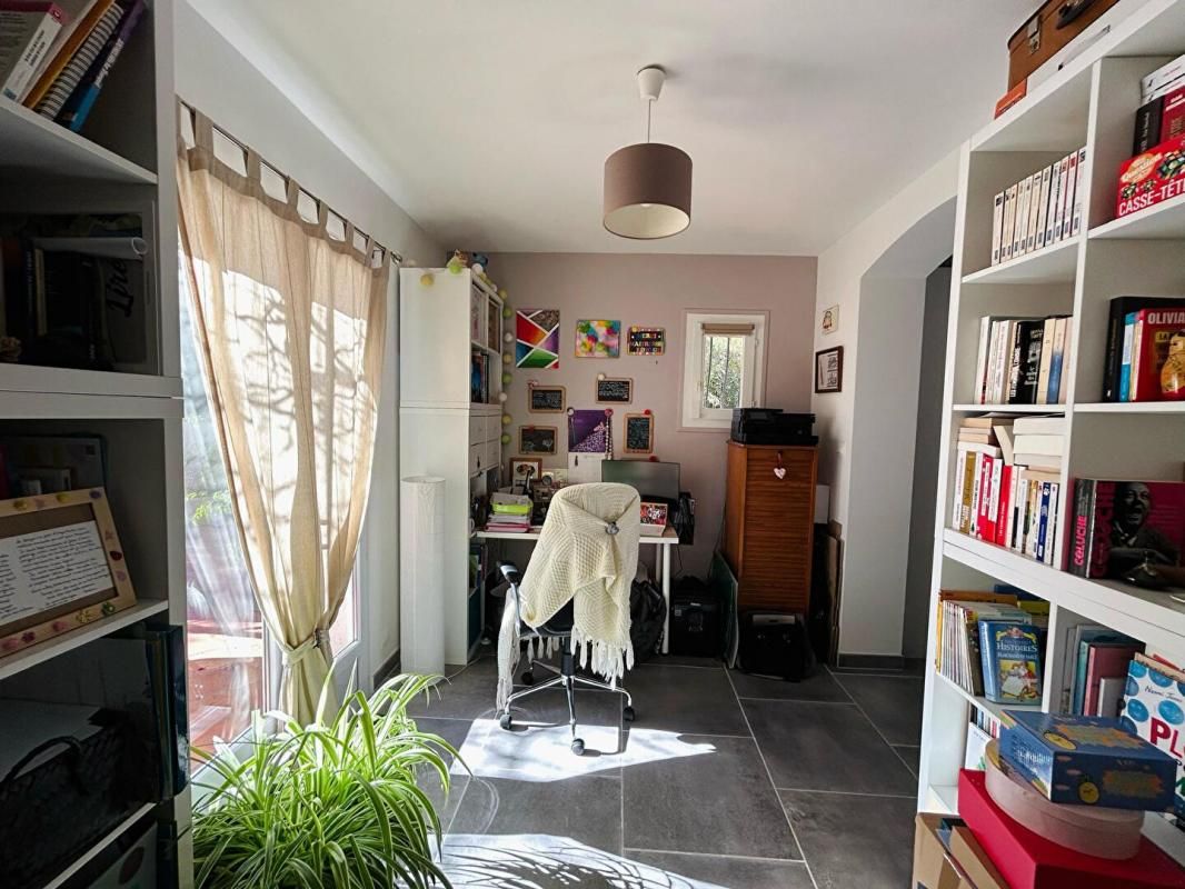 TOULON Maison Toulon Ouest -Les 4 chemins des Routes- 160 m² sur un terrain de 840m² 4