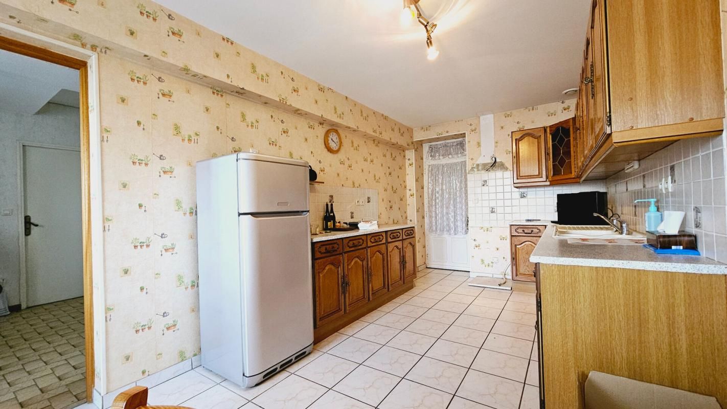 BOURGES BOURGES MAISON 72.2M² 5 PIECES GARAGE 4