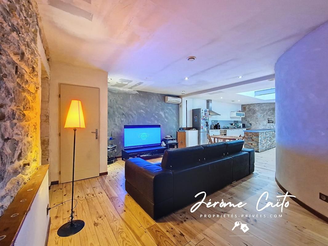 NIMES Appartement loft 4 pièce(s) 105 m2 + garage 2