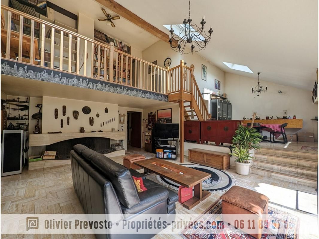 VERRIERES-LE-BUISSON Maison Verrières Le Buisson 8 pièce(s) 180m2 2