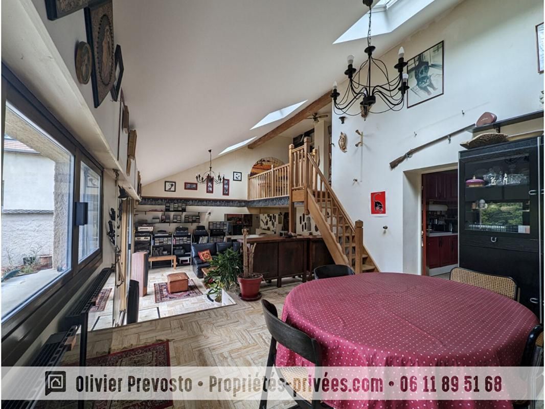 VERRIERES-LE-BUISSON Maison Verrières Le Buisson 8 pièce(s) 180m2 4