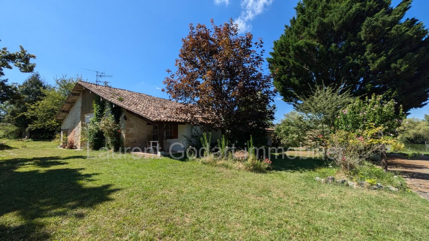 VILLEREAL Propriété avec lac et Gites entre Bergerac et Villeneuve sur lot 2