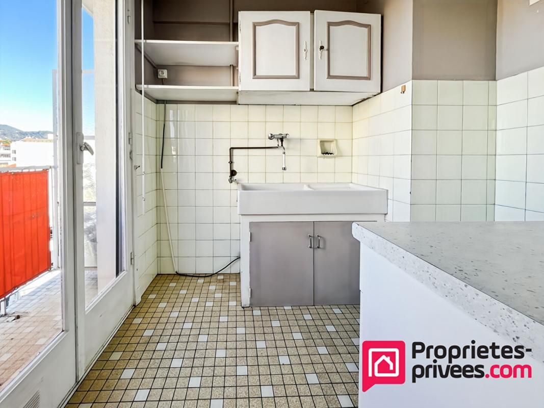 NICE Spacieux Studio de 34 m² à Nice - SOUS OFFRE 4