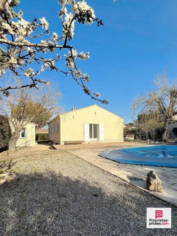 Au coeur de Saint Maximin La Sainte Baume , maison avec studio indépendant, garage, jardin et piscine