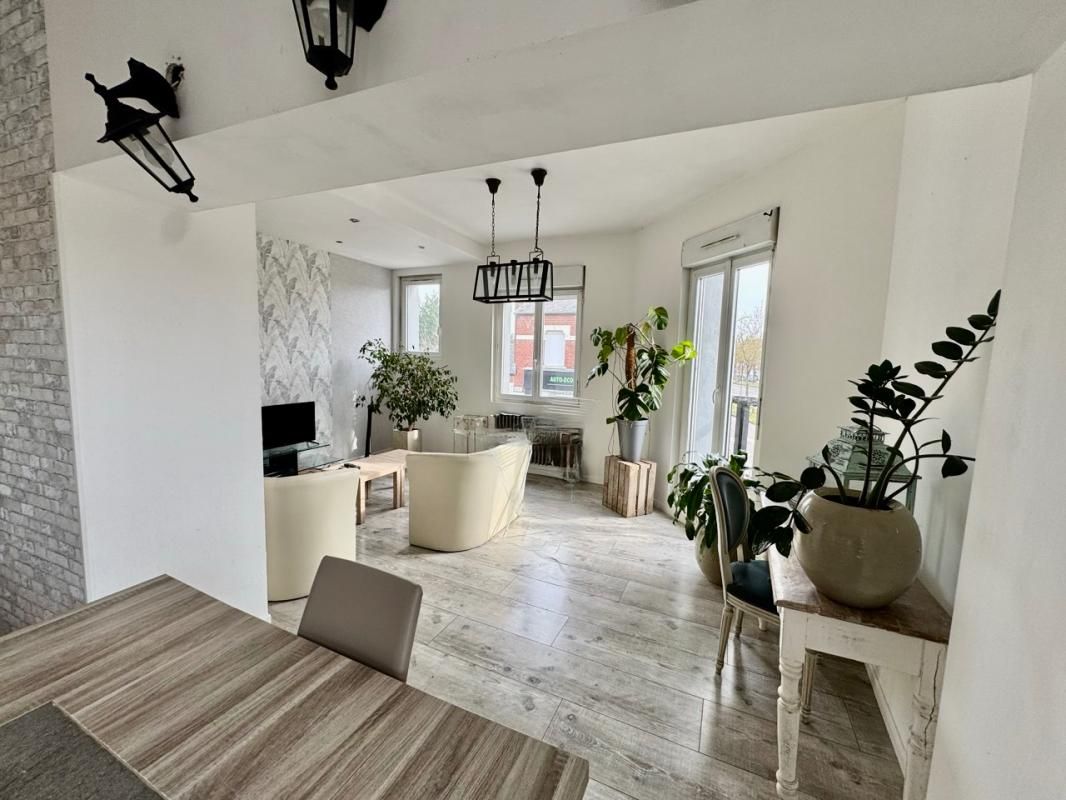 AMIENS Appartement avec local commercial en RDC Quartier HENRIVILLE AMIENS 2