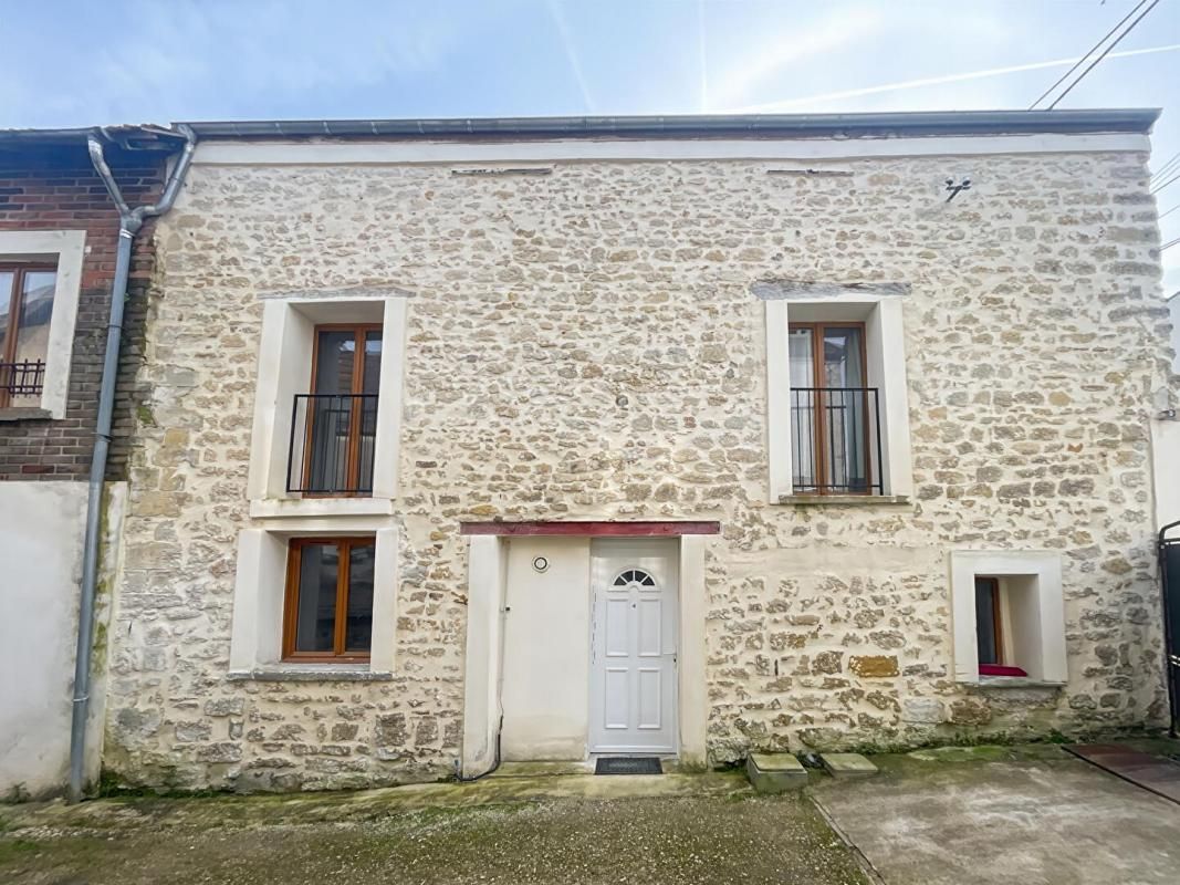 Maison de ville à louer sur Oinville Sur Montcient