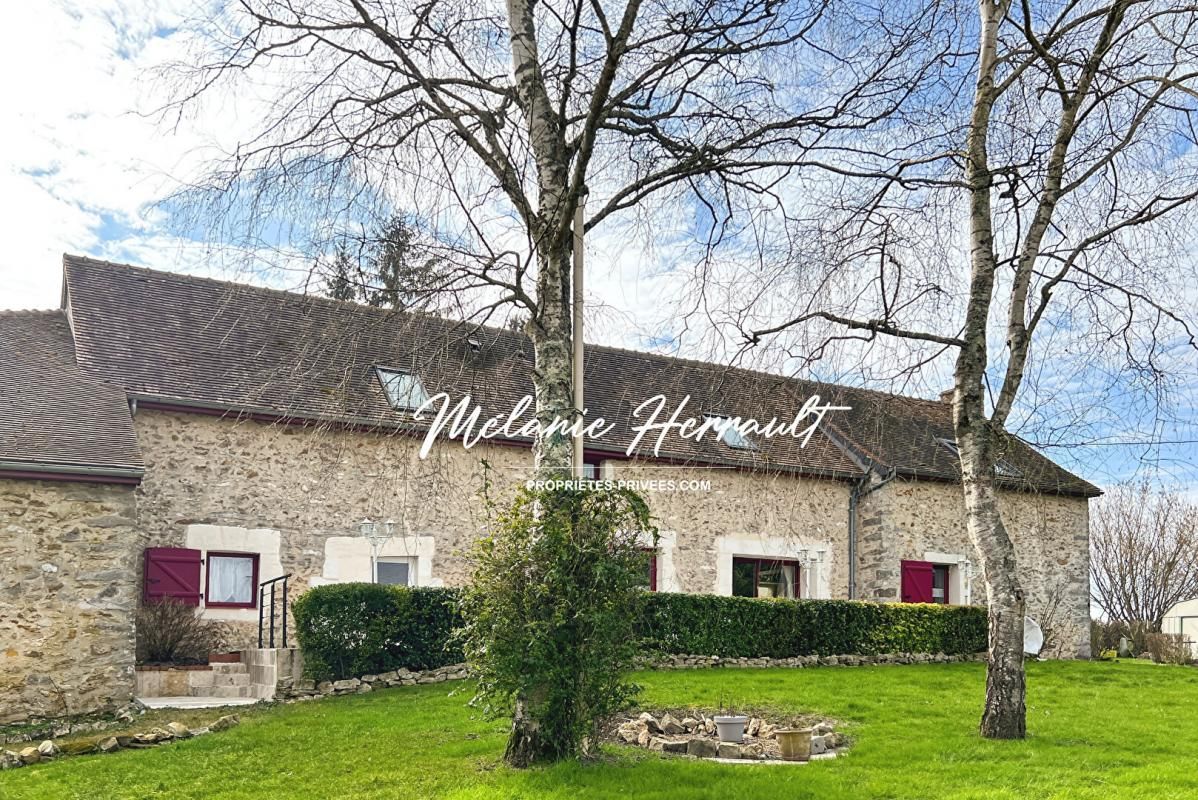 Maison ancienne rénovée - 6 pièces - Parigné-l'Évêque (72)