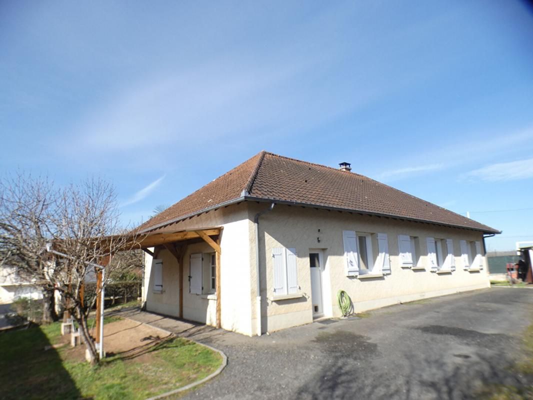LARCHE Maison de 90 m² de plain-pied à Larche avec 3 chambres et combles aménageable 1