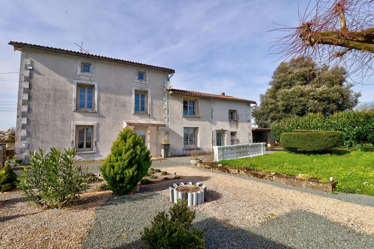 CHAMPDENIERS-SAINT-DENIS Maison Germond Rouvre 5 pièce(s) 139 m2 3