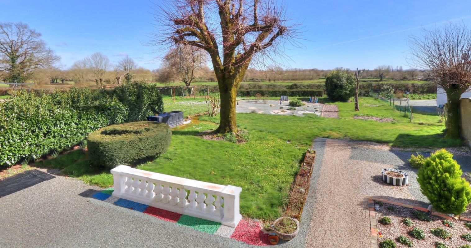 CHAMPDENIERS-SAINT-DENIS Maison Germond Rouvre 5 pièce(s) 139 m2 4