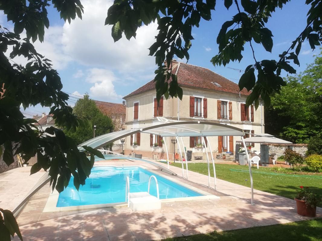 JOUY-LE-CHATEL MAISON BOURGEOISE 186 M2 AVEC PISCINE CHAUFFÉE ET COUVERTE 280 000 2