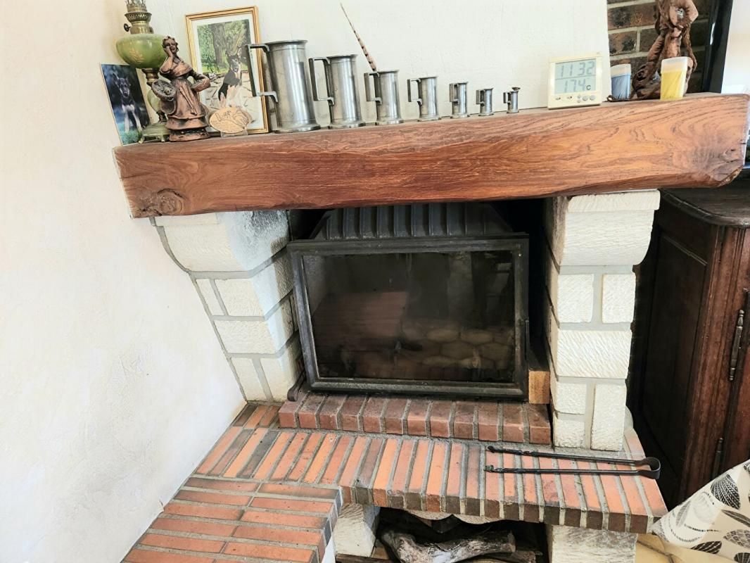 VERNON Vernon proche - Maison d'habitation de plain pied de 70 m2 avec accès privatif à la Seine (30 m2) - 2 chambres - sur terrain plat de 2.316 m3 et bâtiments- Prix : 217.000 3
