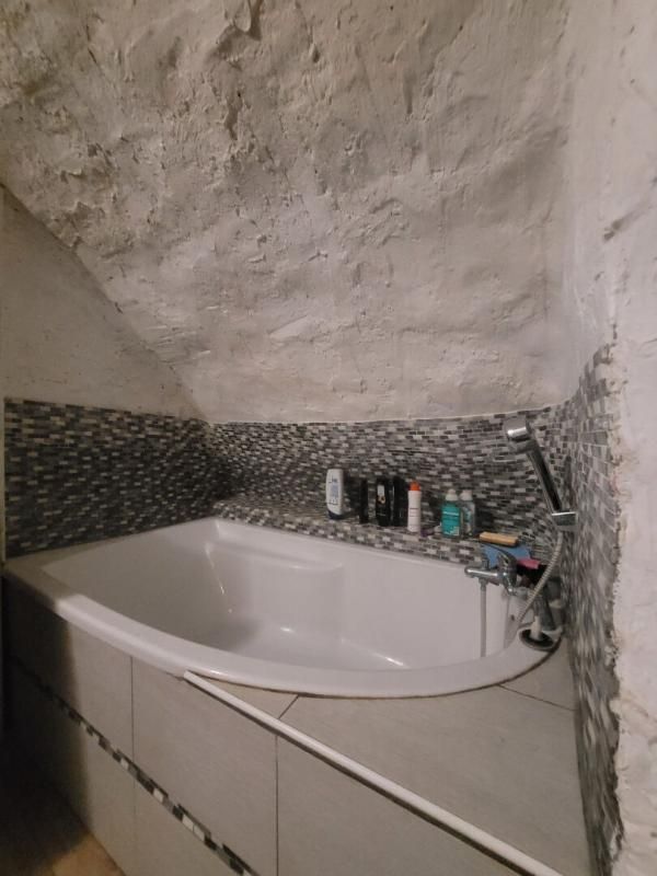 BRIGNOLES BRIGNOLES - IMMEUBLE 4  appartements de type studios 4