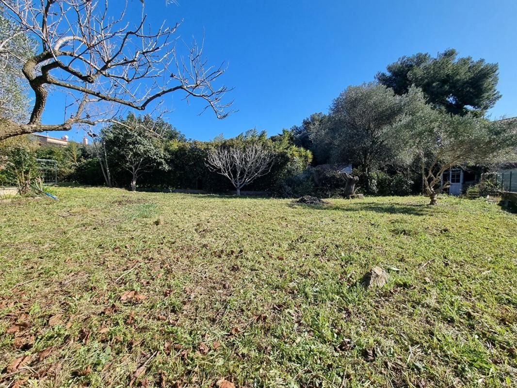 Terrain La Seyne Sur Mer 704 m2