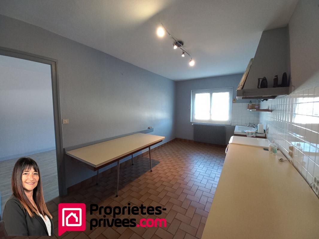 COMMELLE-VERNAY Maison 6 pièce(s) 120m² + 65 m2 sur 1792 m² terrain constructible 3