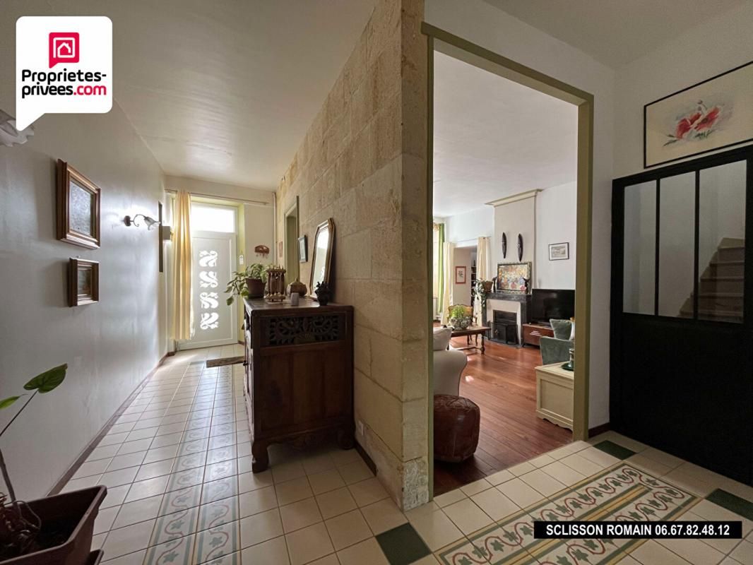 GEMOZAC Maison de village  7 pièce(s) - 199 m2 - 4 chambres - terrain - grandes dépendances - PRIX 299 000 HAI 2
