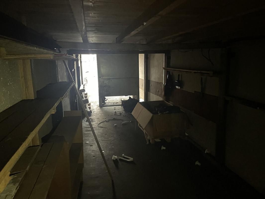 VILLEURBANNE Parking / box 25 m2 2