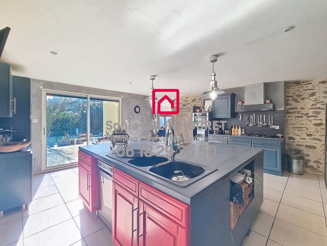 LA ROUAUDIERE Maison 199 m2 3