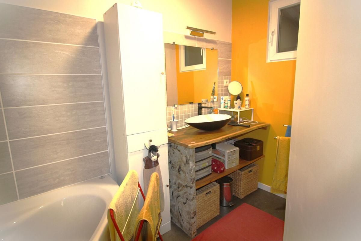 PONS PONS - 17800 - Maison 3 ch -157 m2 + Dépendances 130 m² 4