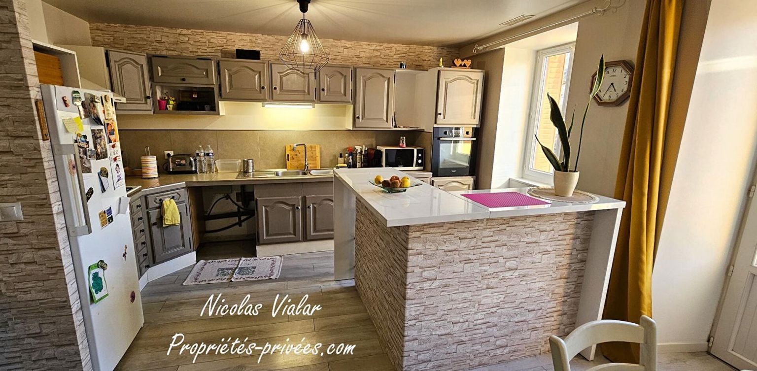 SAINT-JEAN-LE-CENTENIER Maison de village de 112 m² plus un appartement indépendant de 55 m² 3