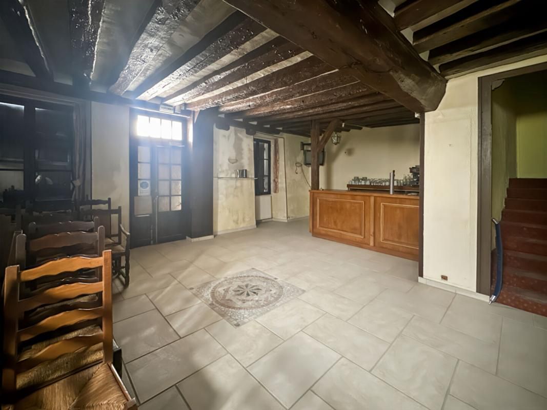 VALENCE-EN-BRIE Immeuble Valence En Brie - 330m² 4