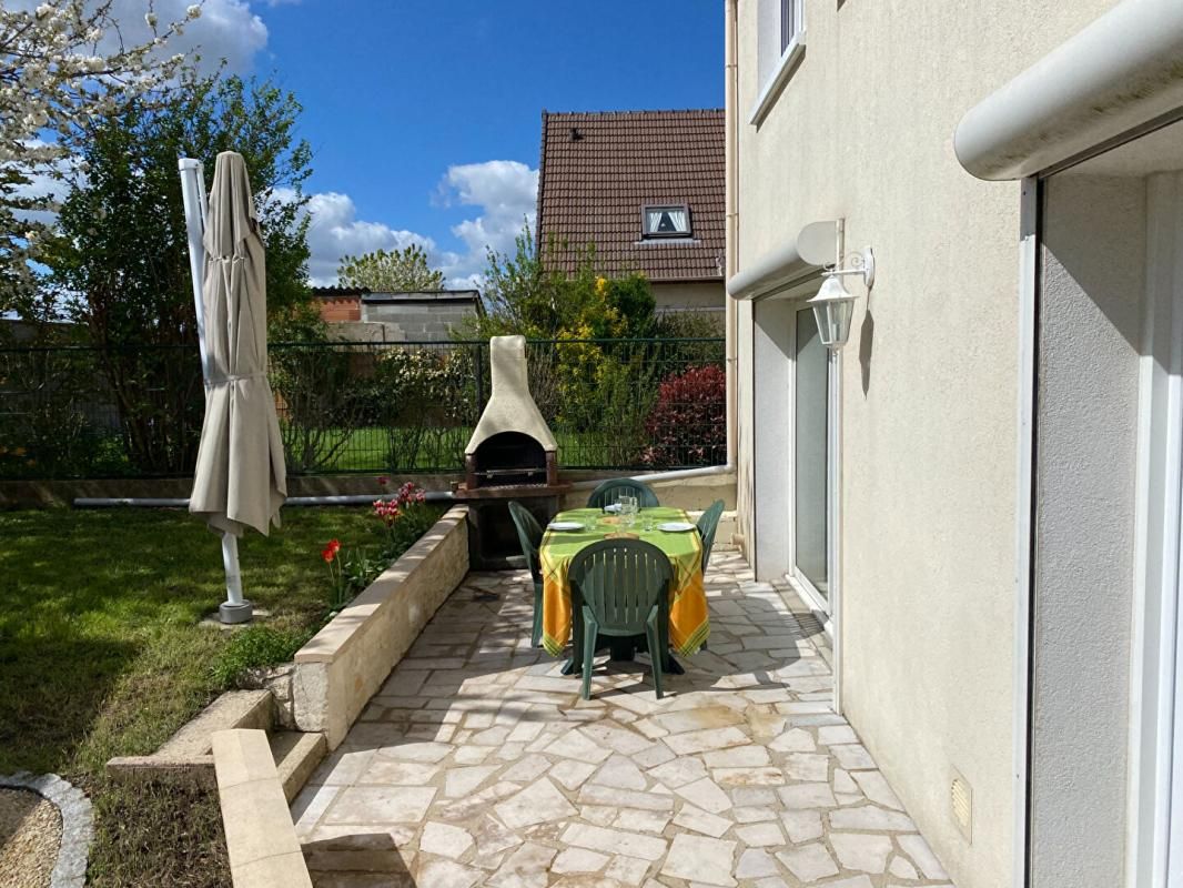 VILLENEUVE-LE-ROI Maison Villeneuve Le Roi 5 pièce(s) 104 m2 3