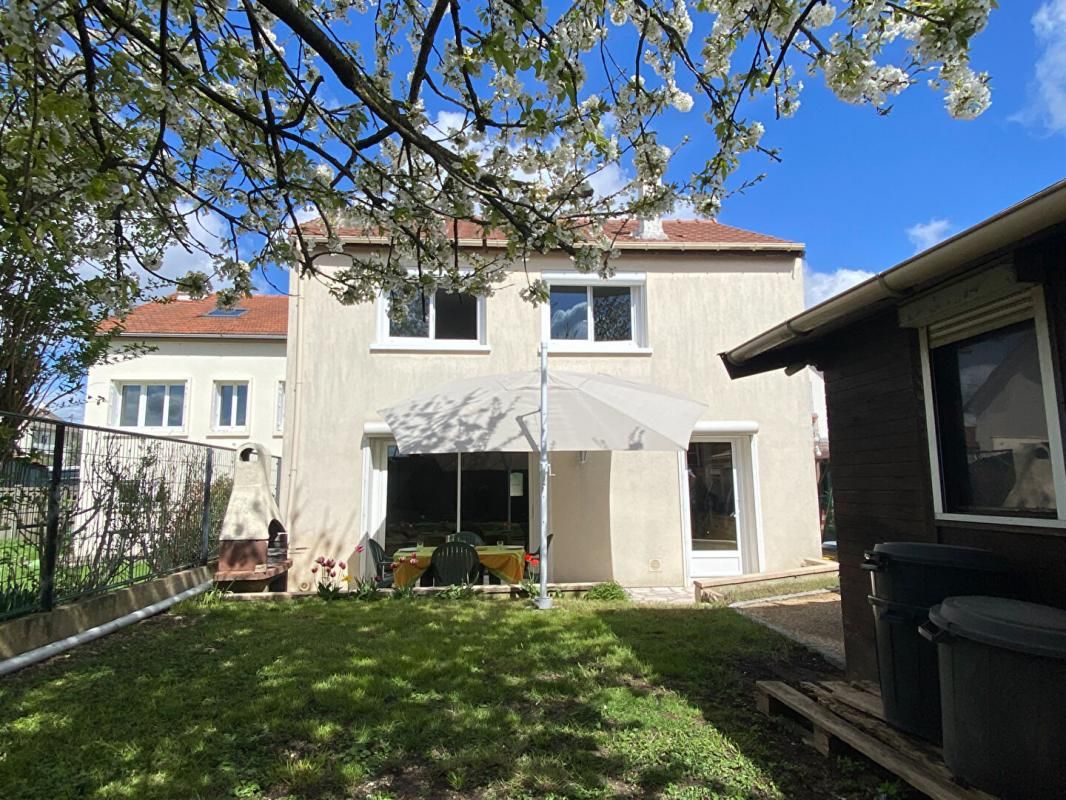 VILLENEUVE-LE-ROI Maison Villeneuve Le Roi 5 pièce(s) 104 m2 4