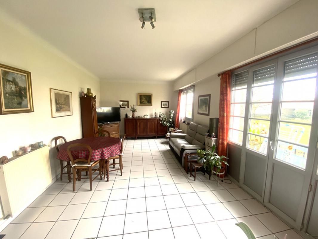 Appartement T4 avec garage, jardin et balcon à Oloron-Sainte-Marie de 80 m2