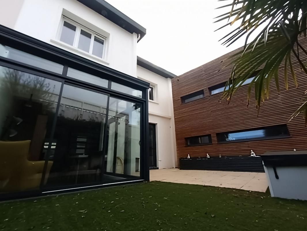 SAINT-GEORGES-DE-DIDONNE Maison Saint Georges De Didonne 6 pièce(s) 125 m2 3