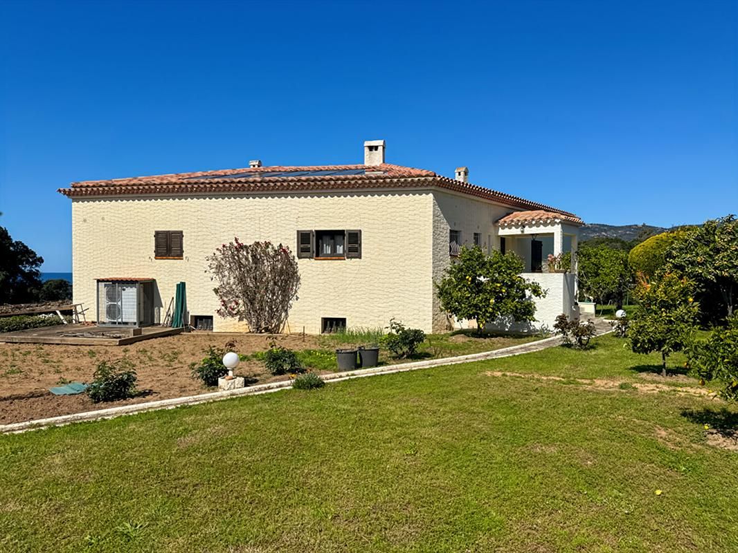 SAGONE Maison Sagone 8 pièce(s) 233 m2 2