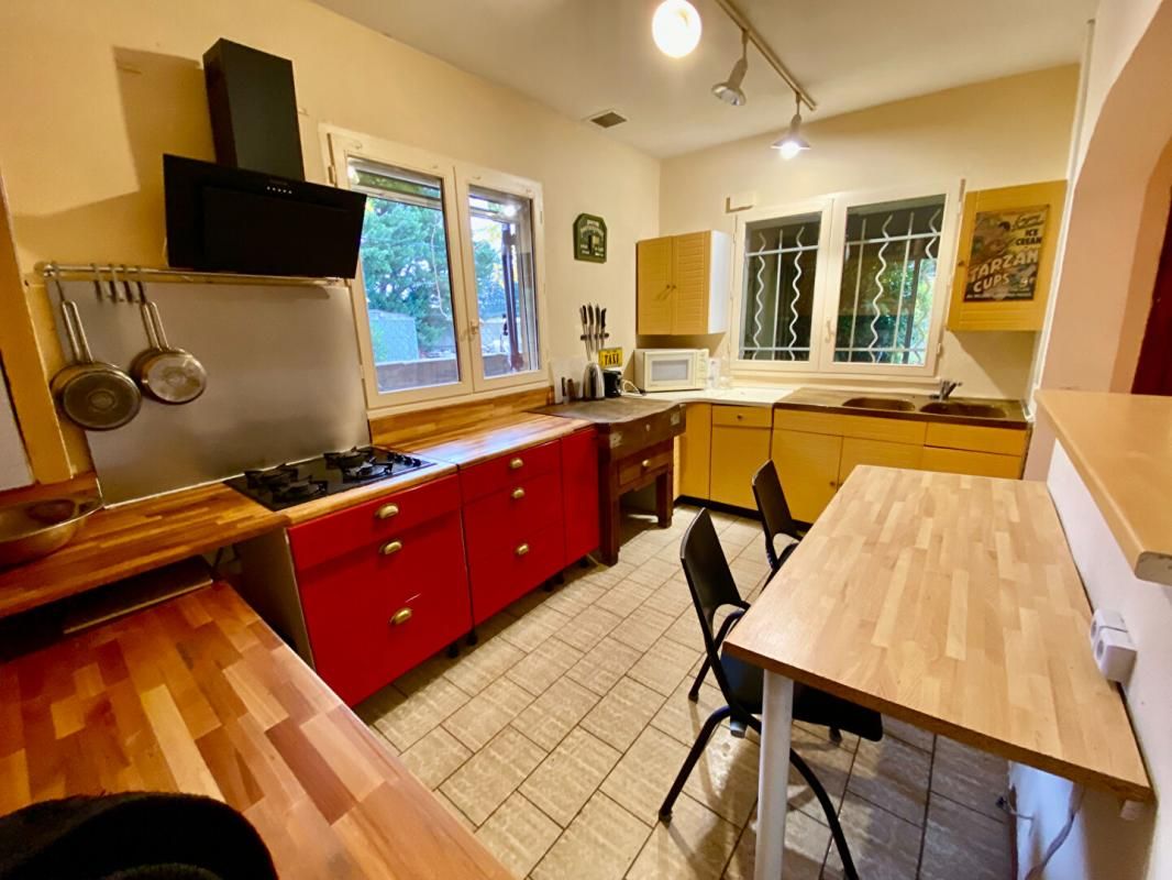 ORGON À Vendre : Maison à Rénover à Orgon - 120m² sur 6300m² de Terrain 3