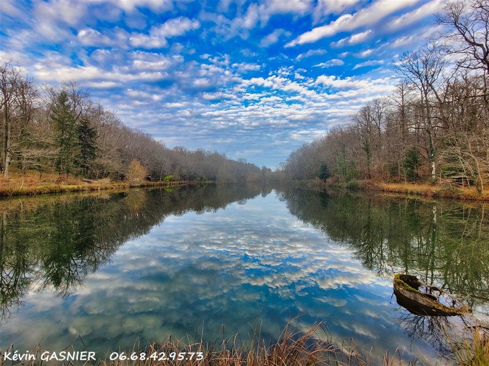 GRASSAC (16380) : Etang et bois sur 3 hectares