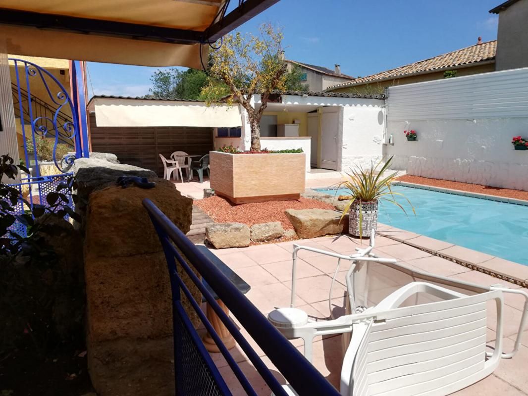 MONTAGNAC Maison 6pièces + Appartement T2, grand entrepôt et piscine sur parcelle 1080m² 3