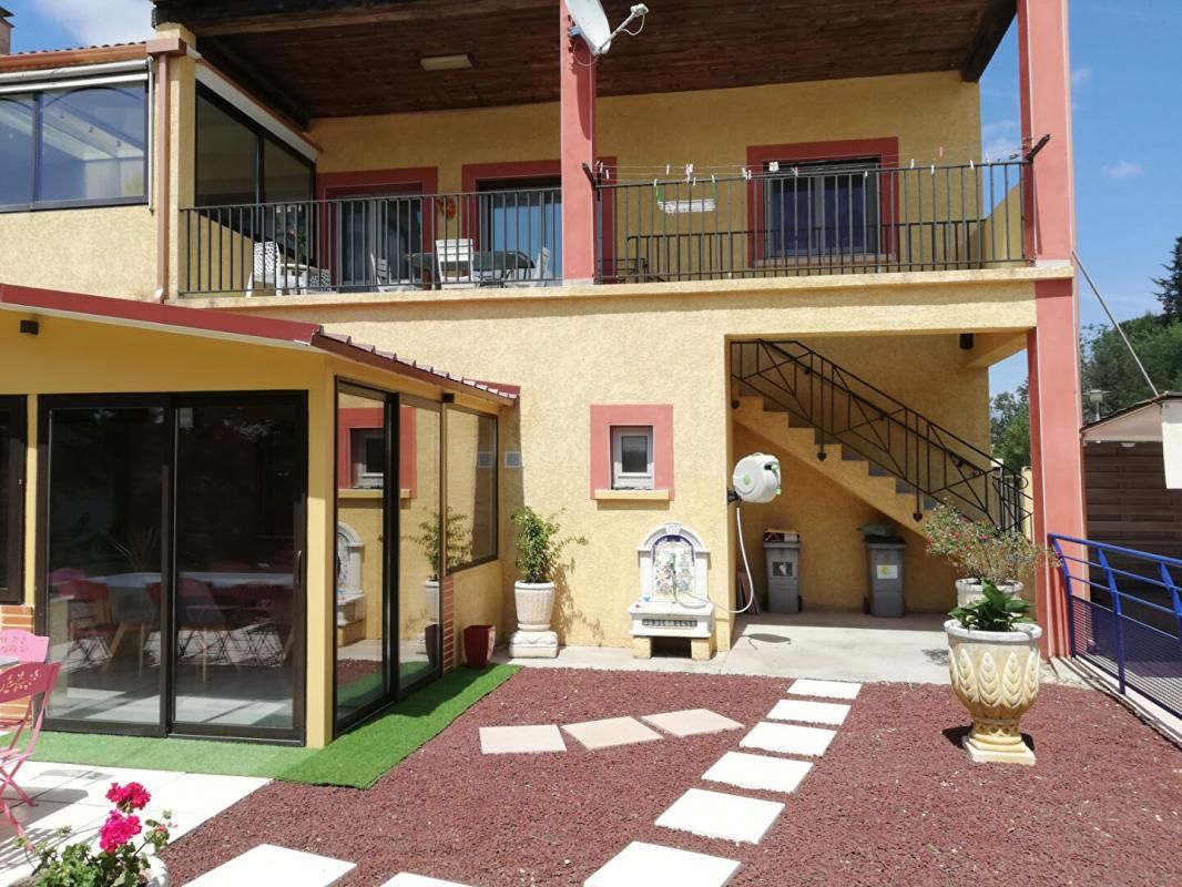 MONTAGNAC Maison 6pièces + Appartement T2, grand entrepôt et piscine sur parcelle 1080m² 1