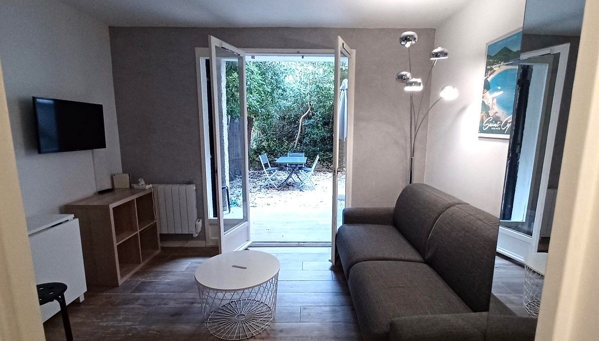 SAINT-CYR-SUR-MER Studio avec jardin proche plage et port de LA MADRAGUE 2