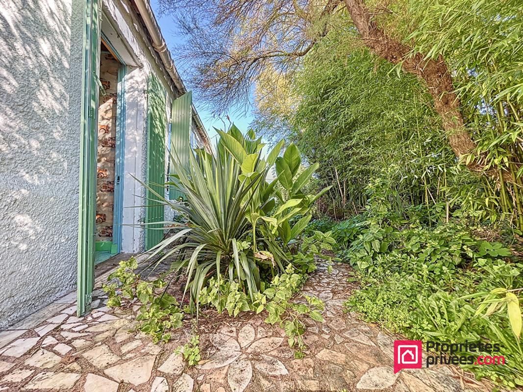 DOMPIERRE-SUR-MER EXCLUSIVITE Longère Charentaise à Dompierre sur Mer -135 m2 - Rénovation à prévoir - Jardin clos et sans vis à vis 4